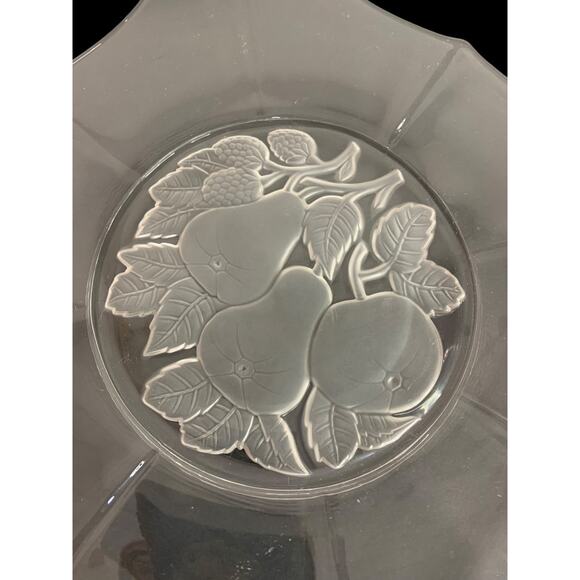 Intaglio Fruit Imperial Glass 1970s Clear Torte Plate. 11.25 Inches - Picture 3 of 7